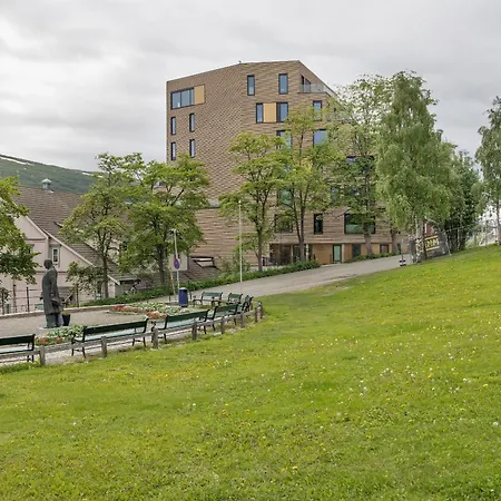 The Arctic Urban Cityscape Apartment